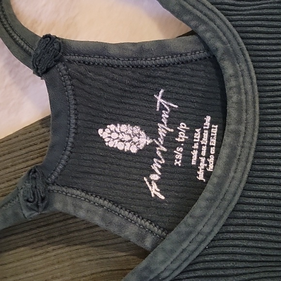 3-style Free People Movement and Intimately Greens Crop Tops n Leggings NEW! - Picture 4 of 5